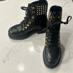 NWOT Beautiisoles by Robyn Shreiber Mary Leather Boot Size 6 Black